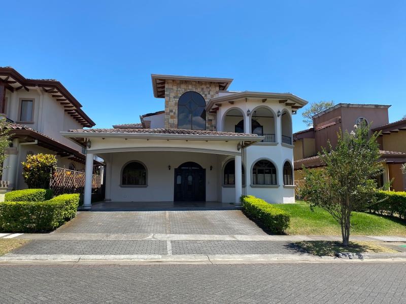 RE/MAX real estate, Costa Rica, Santo Domingo, Luxury Condominium Residence: Comfort and Elegance in Harmony